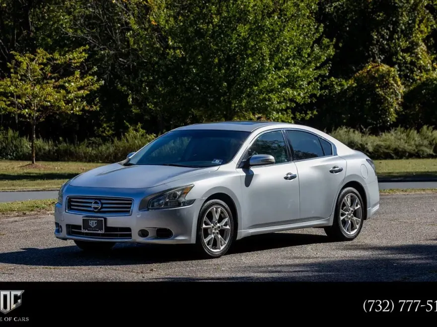 2014 Nissan Maxima SV photo 1