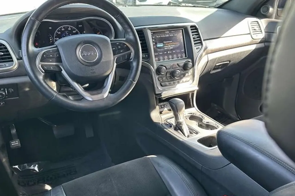 2018 Jeep Grand Cherokee Laredo photo 1