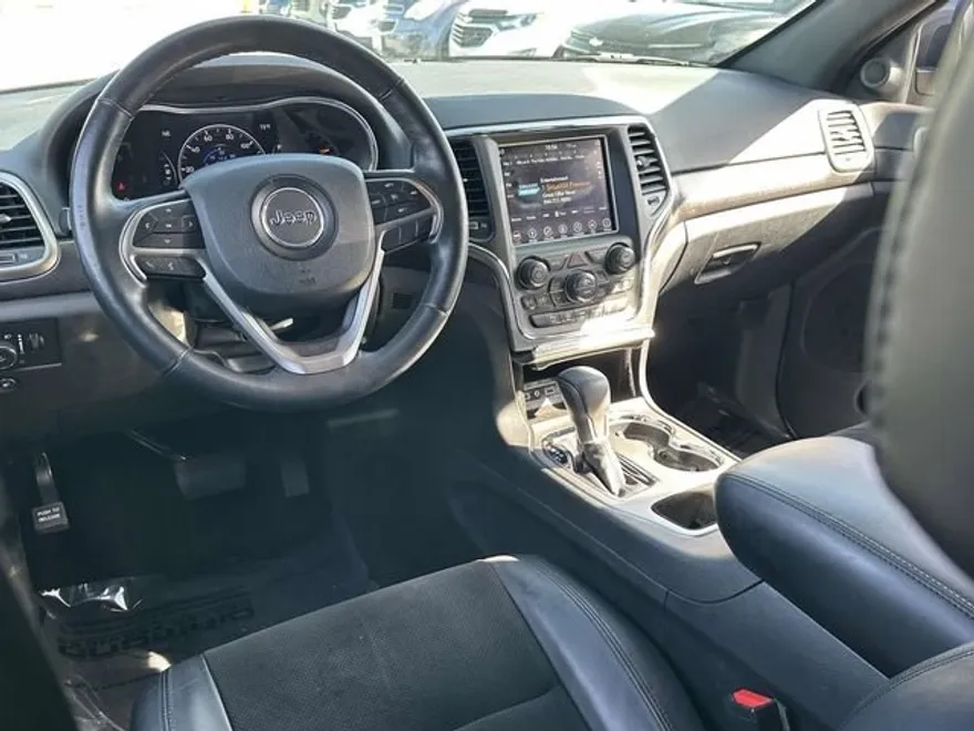 2018 Jeep Grand Cherokee Laredo photo 1