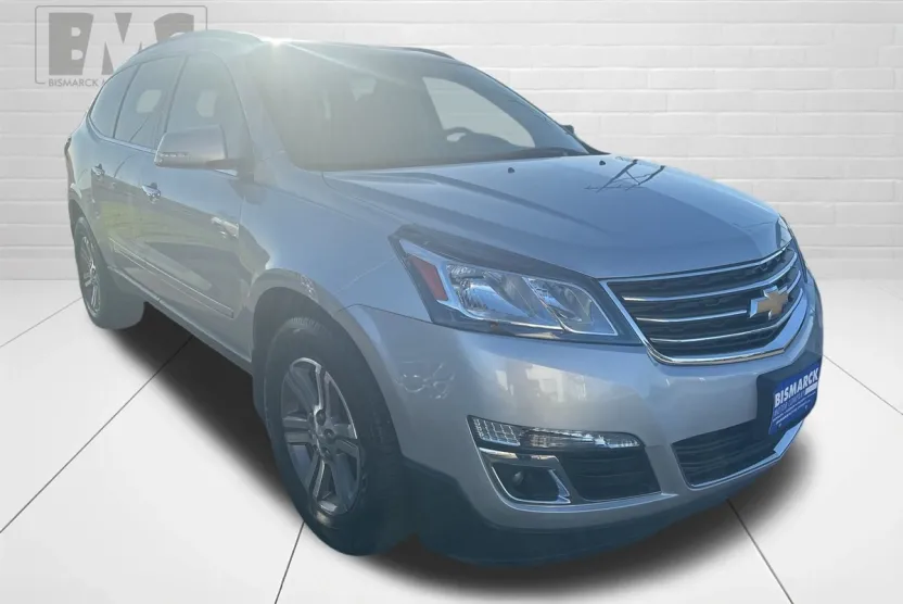 2017 Chevrolet Traverse 1LT photo 1