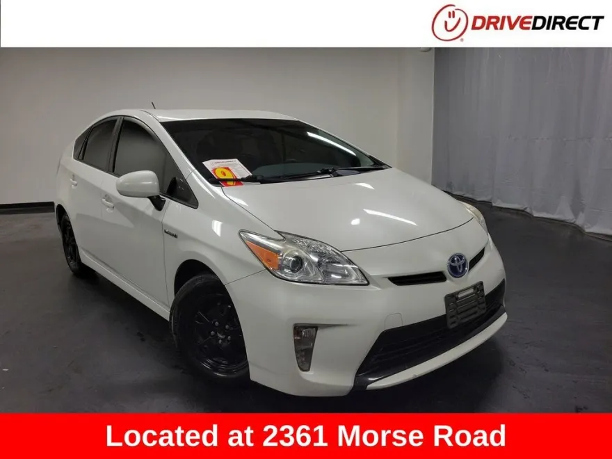 2015 Toyota Prius Two photo 1