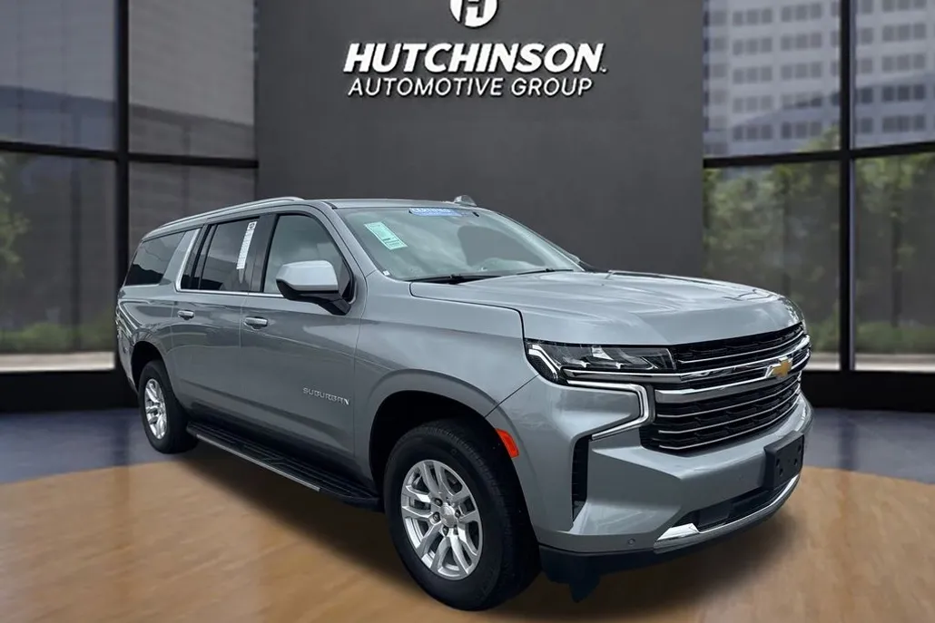 2024 Chevrolet Suburban LT photo 1