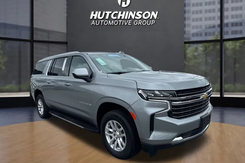 2024 Chevrolet Suburban LT photo 1