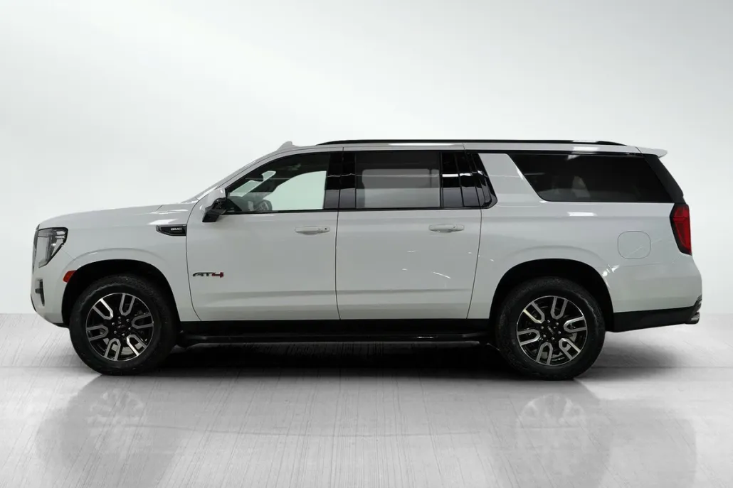 2024 Gmc Yukon XL AT4 photo 1