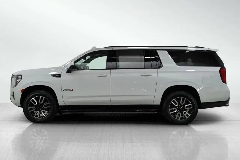 2024 Gmc Yukon XL AT4 photo 1