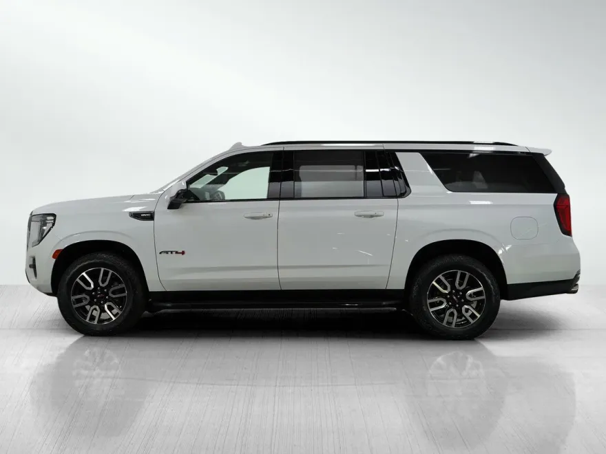 2024 Gmc Yukon XL AT4 photo 1