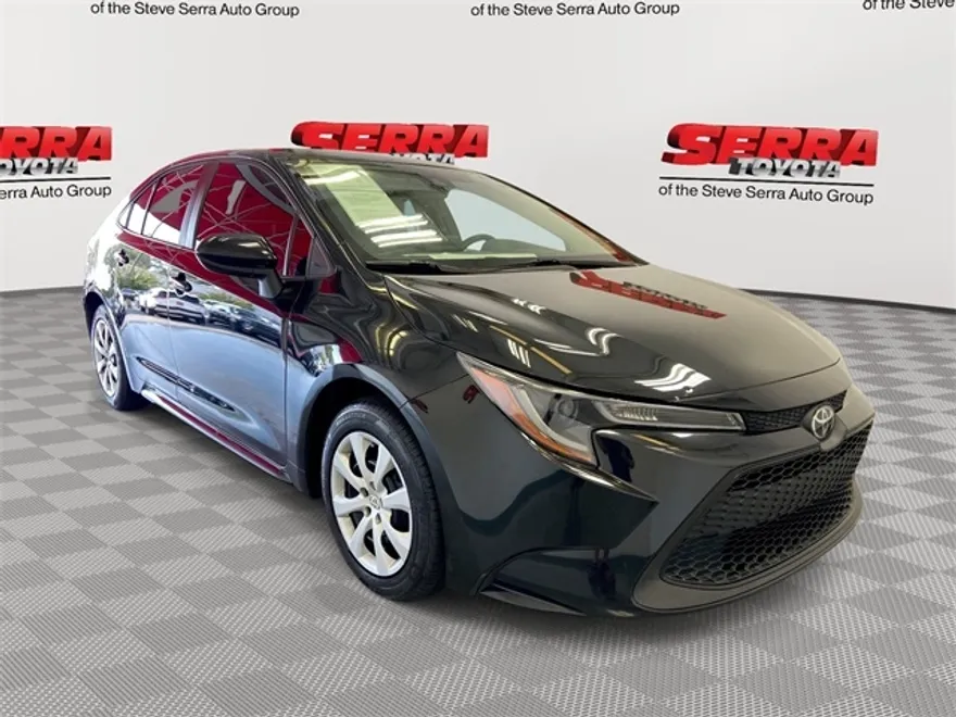 2022 Toyota Corolla LE photo 1