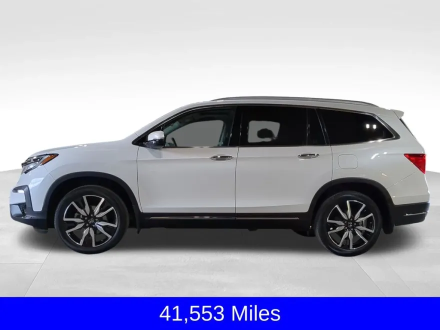 2022 Honda Pilot Touring photo 1