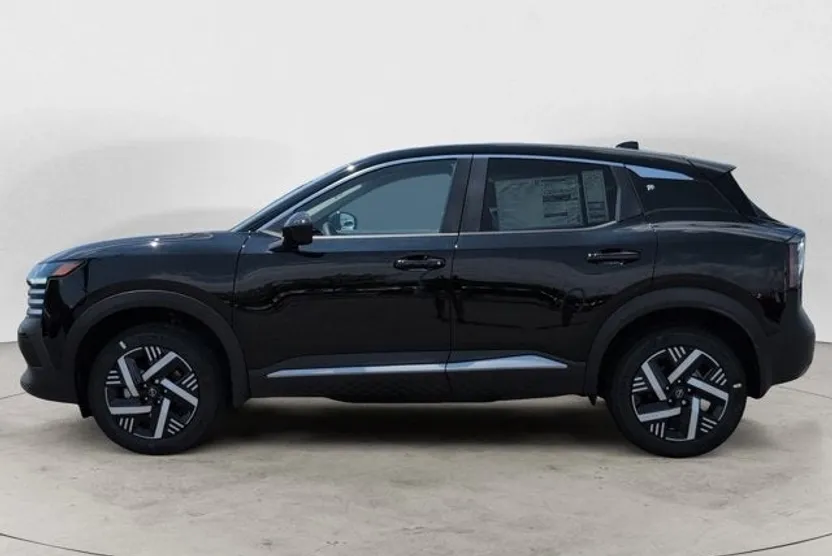 2025 Nissan Kicks SV photo 1