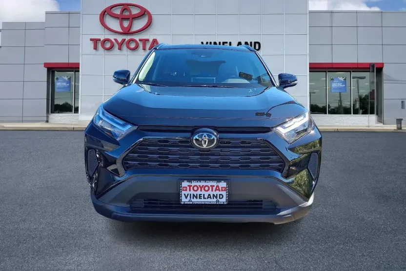 2025 Toyota RAV4 XLE photo 1
