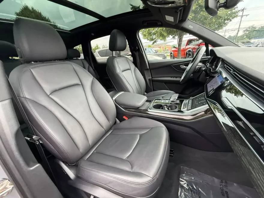 2022 Audi Q7 45 Premium Plus photo 9