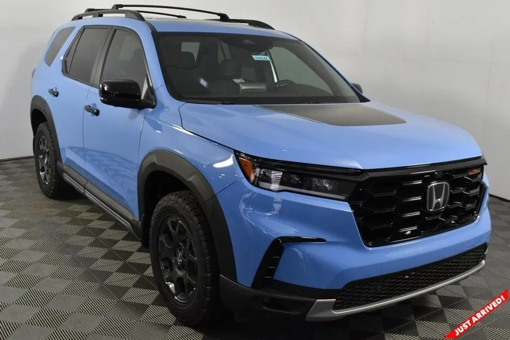 2025 Honda Pilot TrailSport photo 1