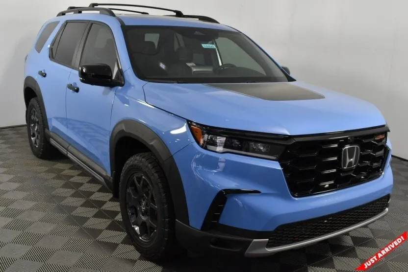 2025 Honda Pilot TrailSport photo 1