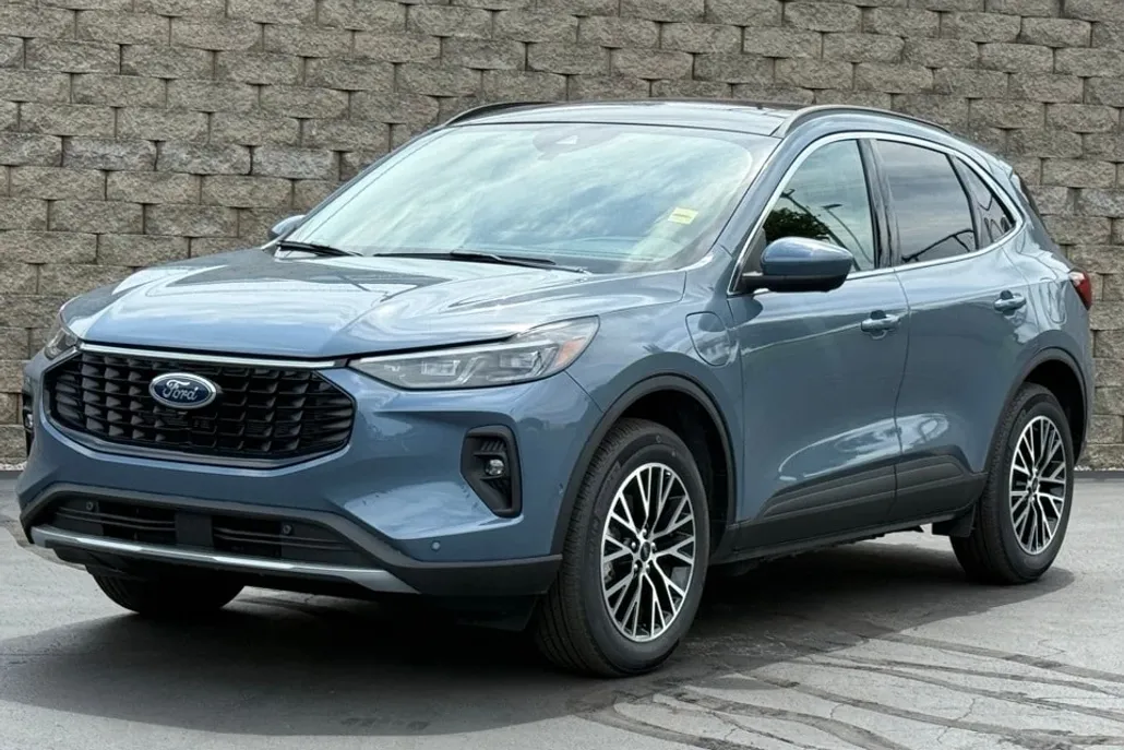 2024 Ford Escape Plug-In Hybrid photo 1