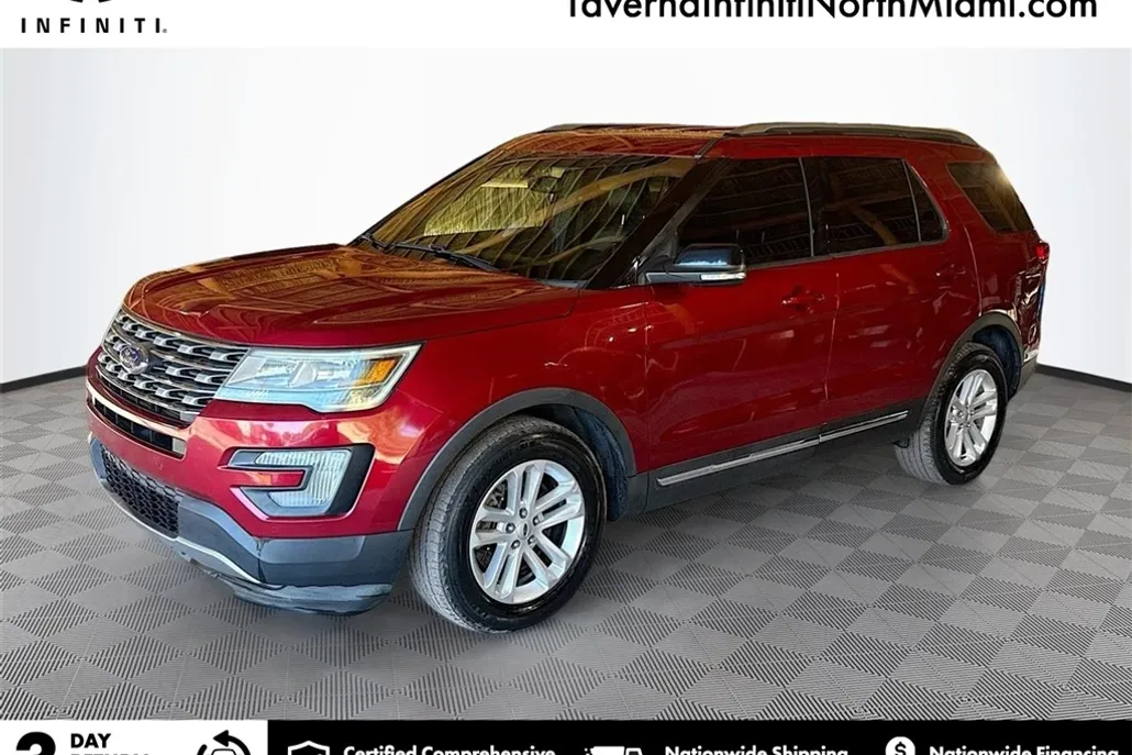 2016 Ford Explorer XLT photo 1
