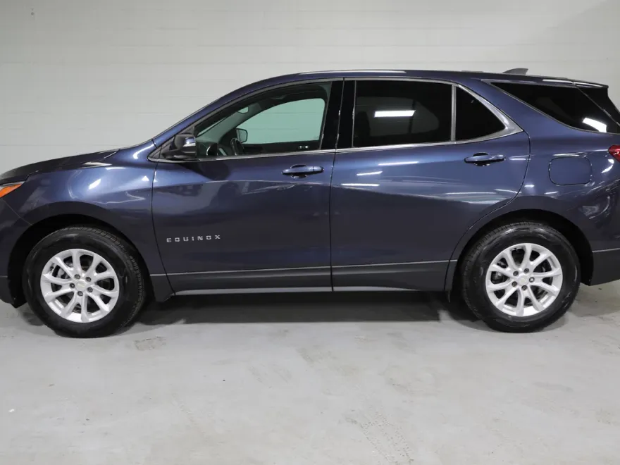 2019 Chevrolet Equinox LT photo 1