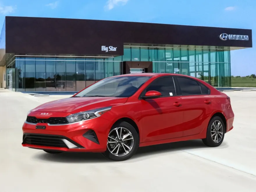 2023 Kia Forte LXS photo 1