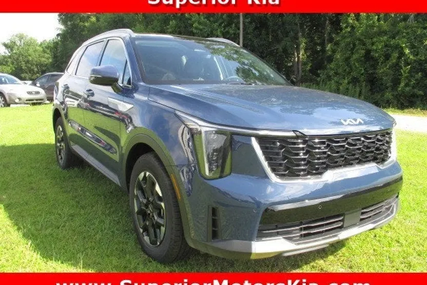 2025 Kia Sorento S photo 1
