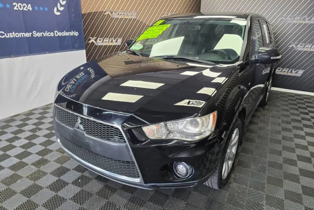 2011 Mitsubishi Outlander GT photo 1