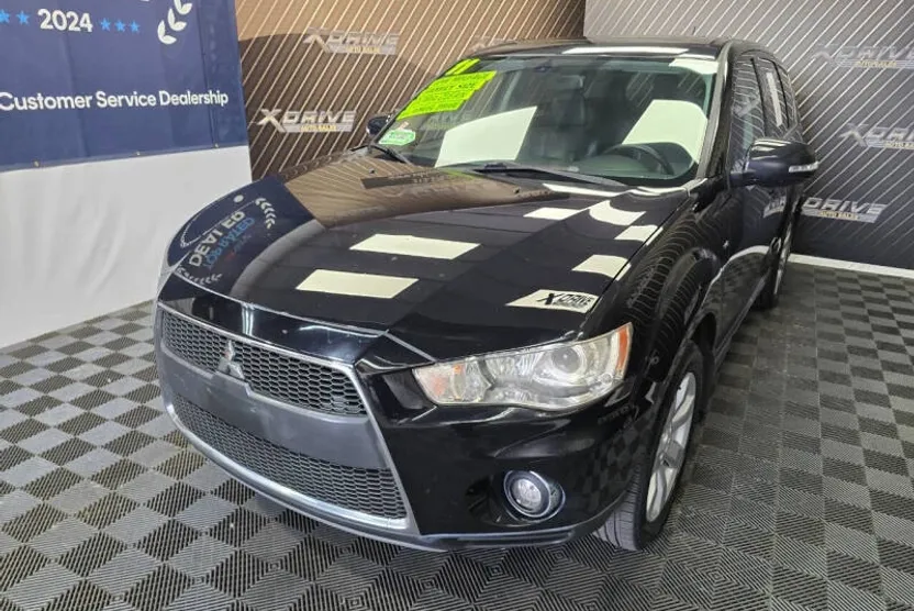 2011 Mitsubishi Outlander GT photo 1