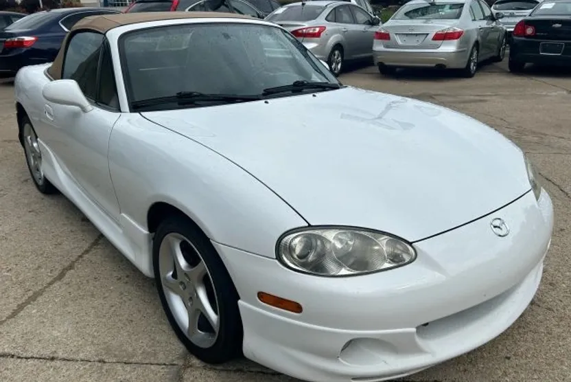 2002 Mazda MX-5 Miata Miata LS photo 1