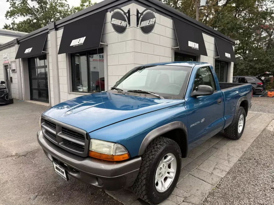 2002 Dodge Dakota Base SXT photo 1