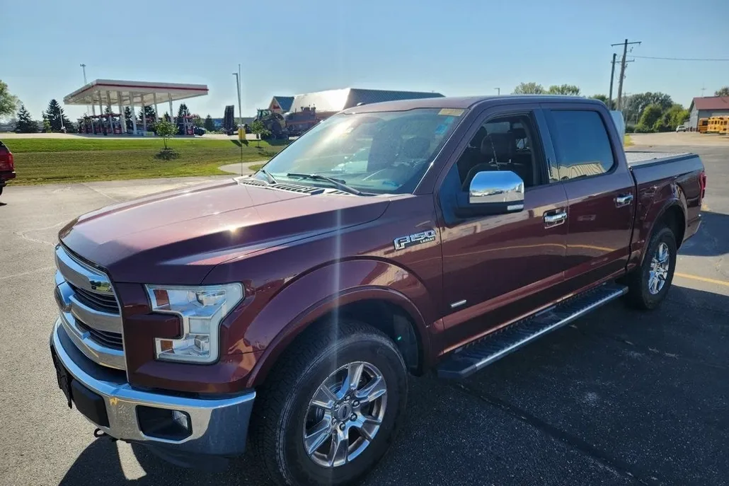 2016 Ford F-150 Lariat photo 1