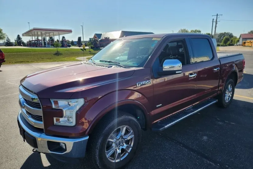 2016 Ford F-150 Lariat photo 1
