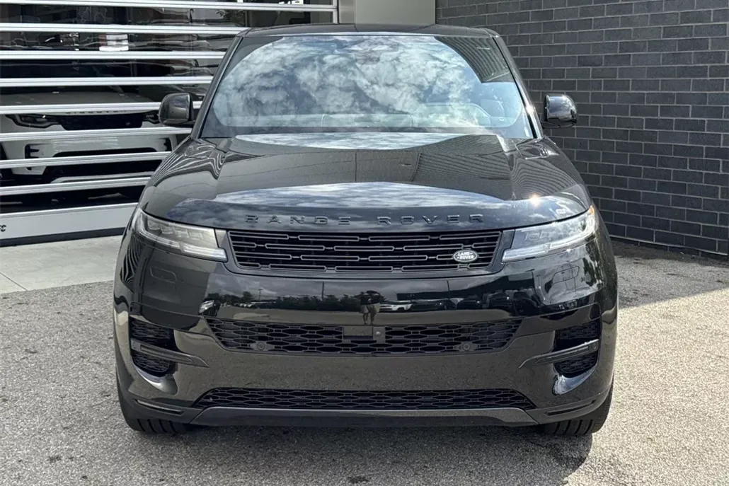 2025 Land Rover Range Rover Sport SE photo 1