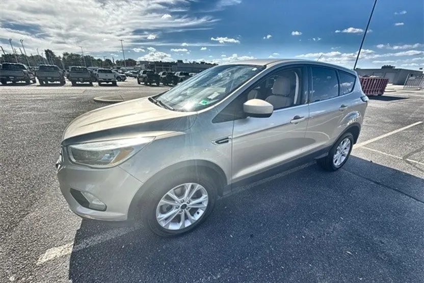2017 Ford Escape SE photo 1