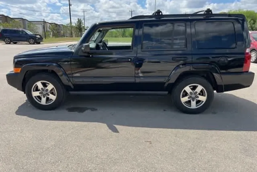 2007 Jeep Commander Sport photo 1