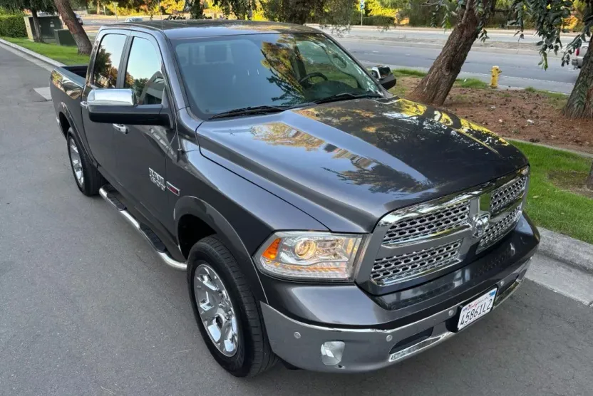2018 Ram 1500 Laramie photo 1