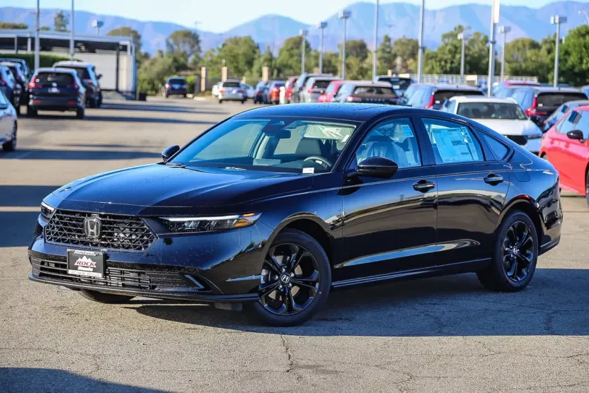 2025 Honda Accord SE photo 1