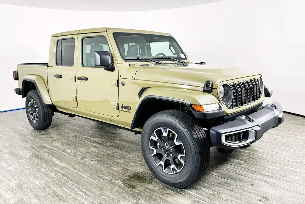 2025 Jeep Gladiator Sport S photo 1
