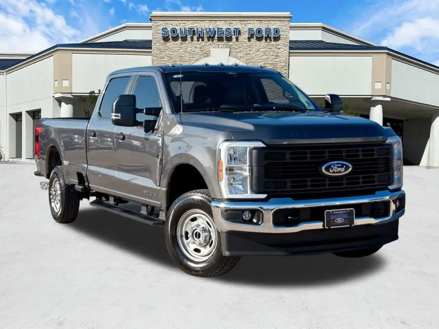 2025 Ford F-350 XL photo 1