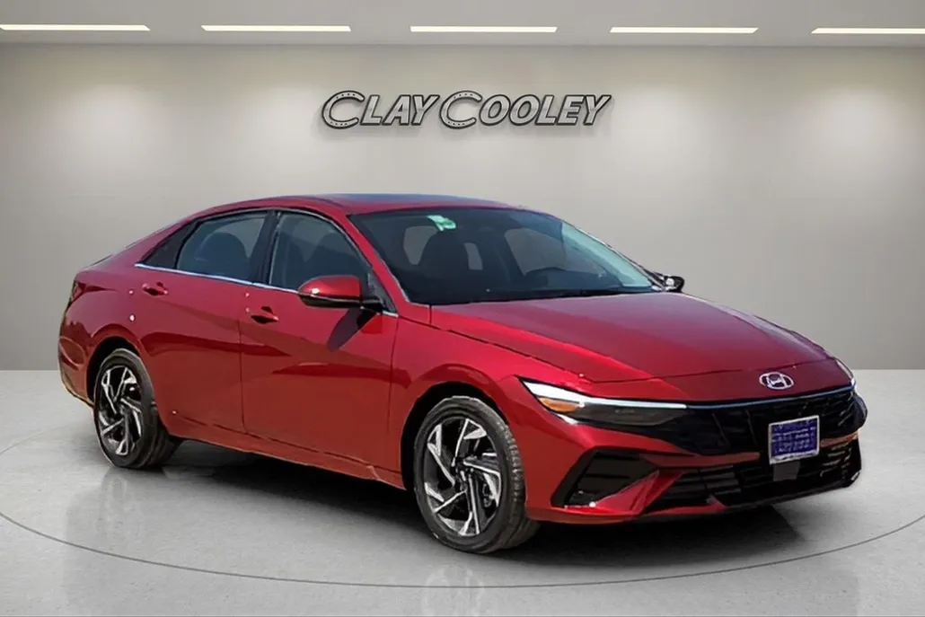 2025 Hyundai Elantra Limited photo 1