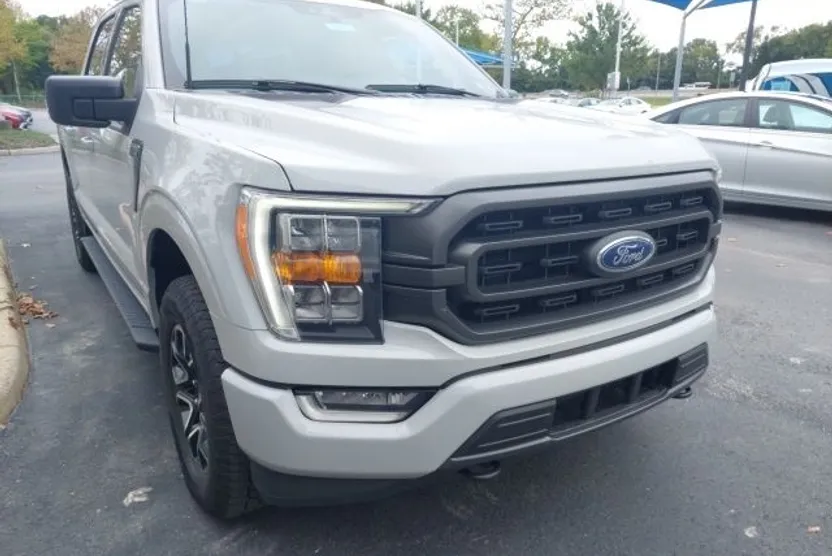 2023 Ford F-150 XLT photo 1