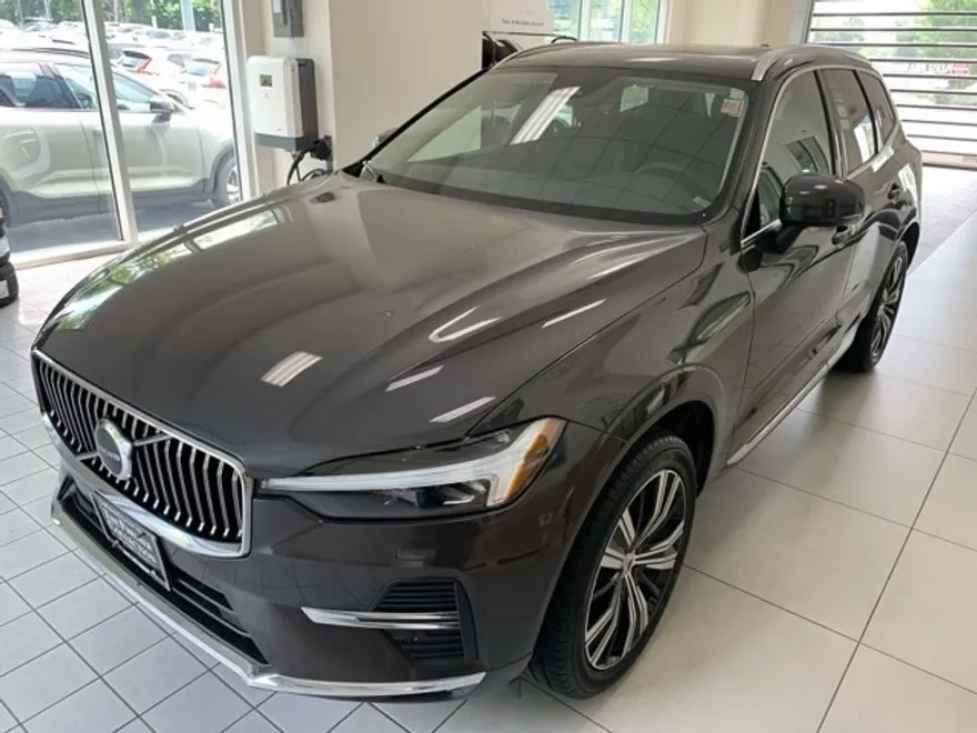 2022 Volvo XC60 B5 Inscription photo 1