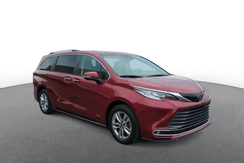 2021 Toyota Sienna Limited photo 1