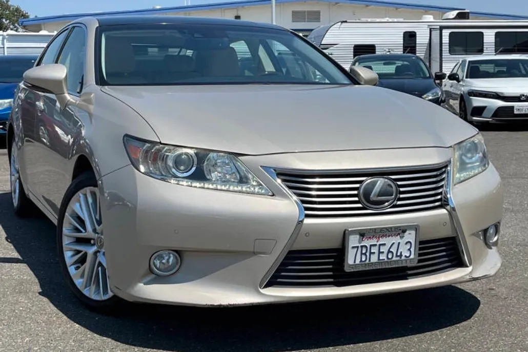 2013 Lexus ES 350 photo 1