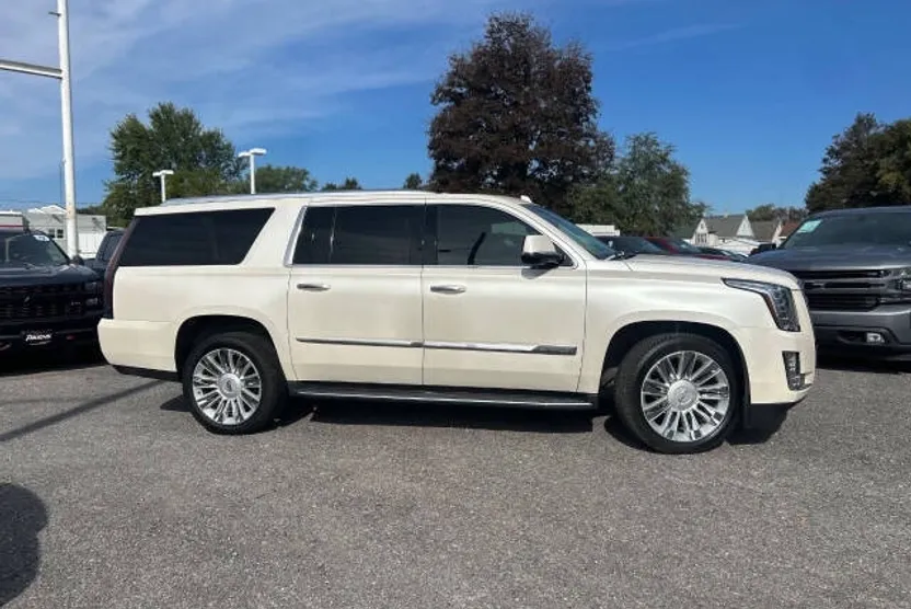 2015 Cadillac Escalade ESV Platinum photo 1