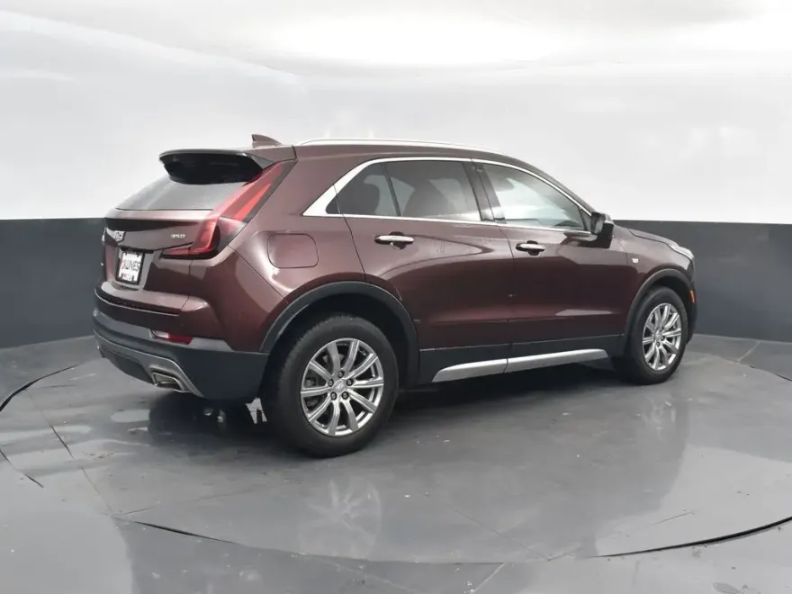 2023 Cadillac XT4 Premium Luxury photo 1