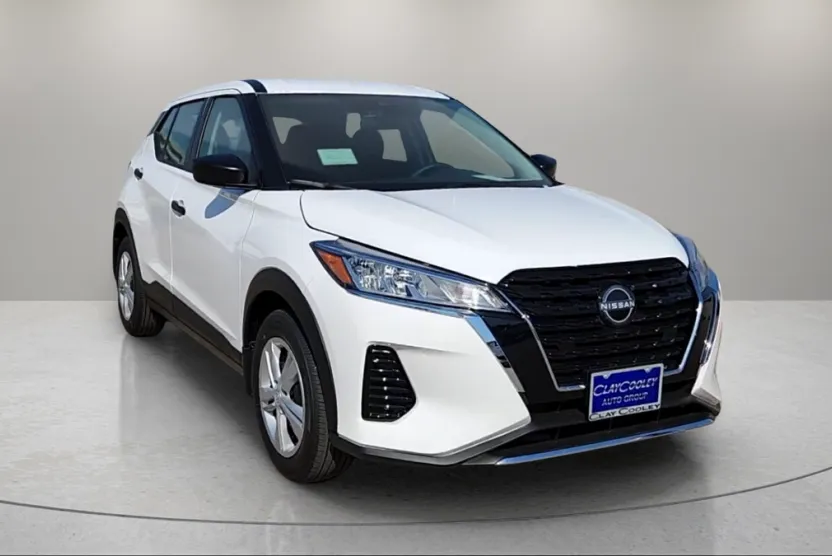 2025 Nissan Kicks Play S photo 1