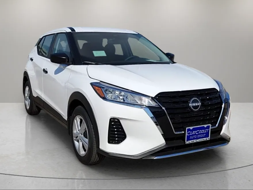 2025 Nissan Kicks Play S photo 1