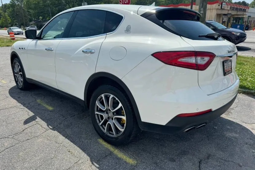 2017 Maserati Levante photo 1
