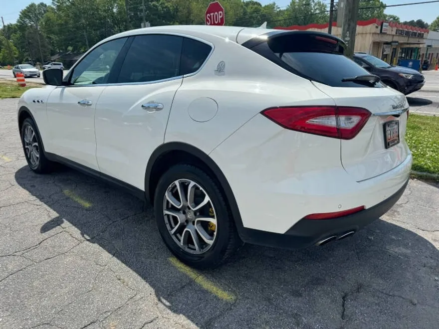 2017 Maserati Levante photo 1