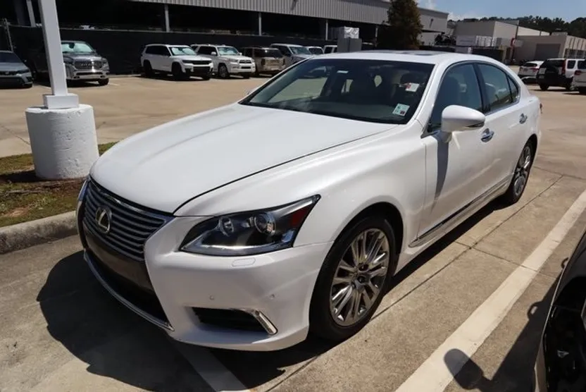 2015 Lexus LS 460 photo 1
