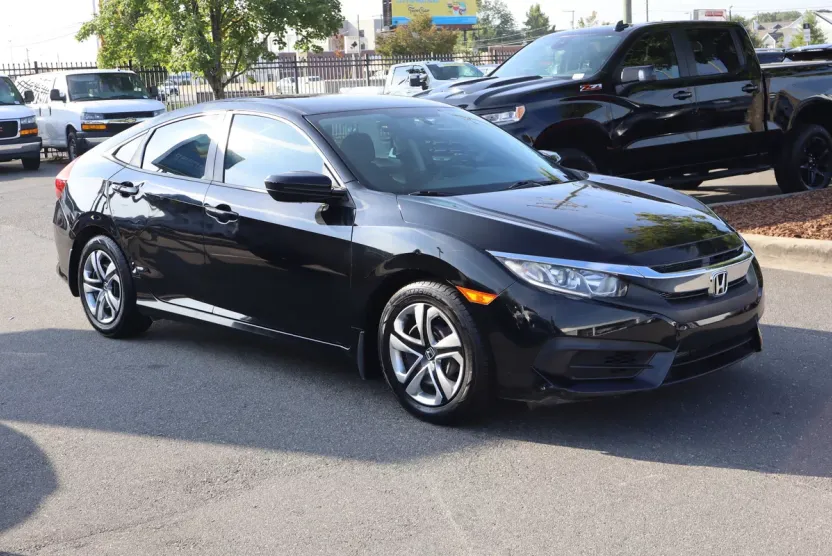 2018 Honda Civic LX photo 1