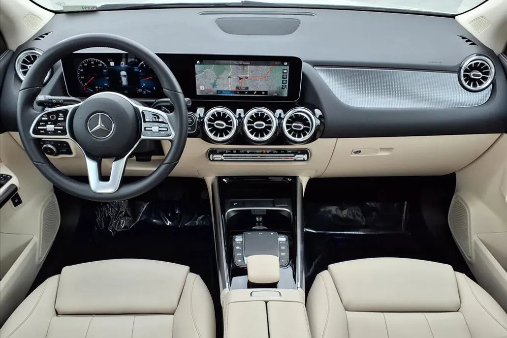 2021 Mercedes Benz GLA 250 photo 1