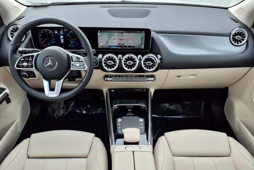 2021 Mercedes Benz GLA 250 photo 1